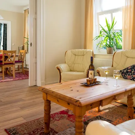 Wunderschoene Und Moderne Altstadtwohnung Im Herzen Von